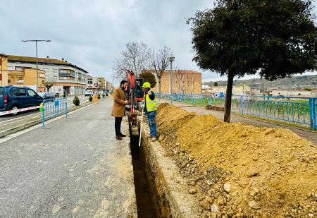 Imagen Comienza la retirada de la línea eléctrica y antiguo transformador del...