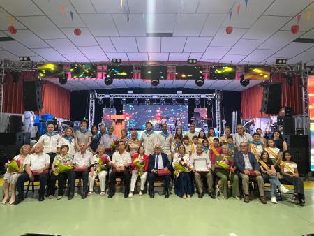 Imagen El Homenaje a Nuestros Mayores reconoce a 8 parejas que han cumplido los...