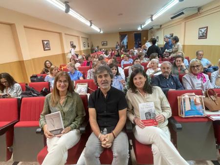 Imagen El periodista y escritor Pedro Simón presentó su novela ‘Peligro de...