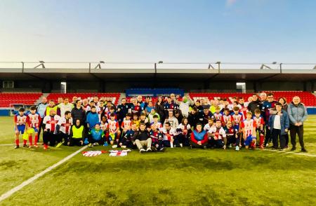 Imagen Divertido triangular de fútbol, organizado por el Colectivo 3 de...