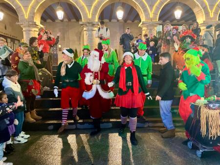 Imagen Cientos de montisonenses disfrutan de un espectacular desfile de Navidad