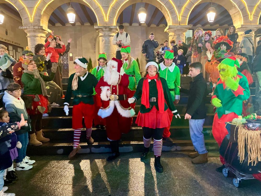 Imagen Cientos de montisonenses disfrutan de un espectacular desfile de Navidad