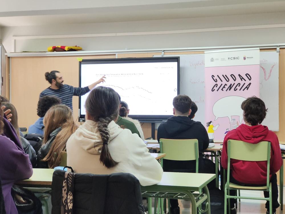 Imagen Alumnos del Mor de Fuentes conocen la evolución de los glaciares pirenaicos