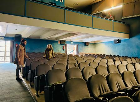 Imagen El Ayuntamiento de Monzón licita la renovación de las butacas del Cine...